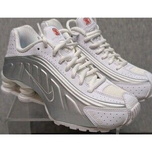 Nike Shox R4 White Metallic Silver Running Sneakers AR3565-101 Women's Size 5.5